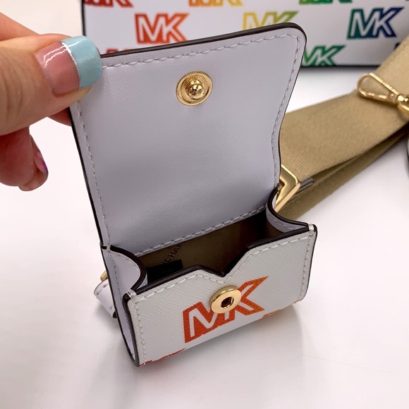 MICHAEL KORS
Jet Set Logo Crossbody Bag with Case for Apple AirPods Pro - Picture 11 of 16